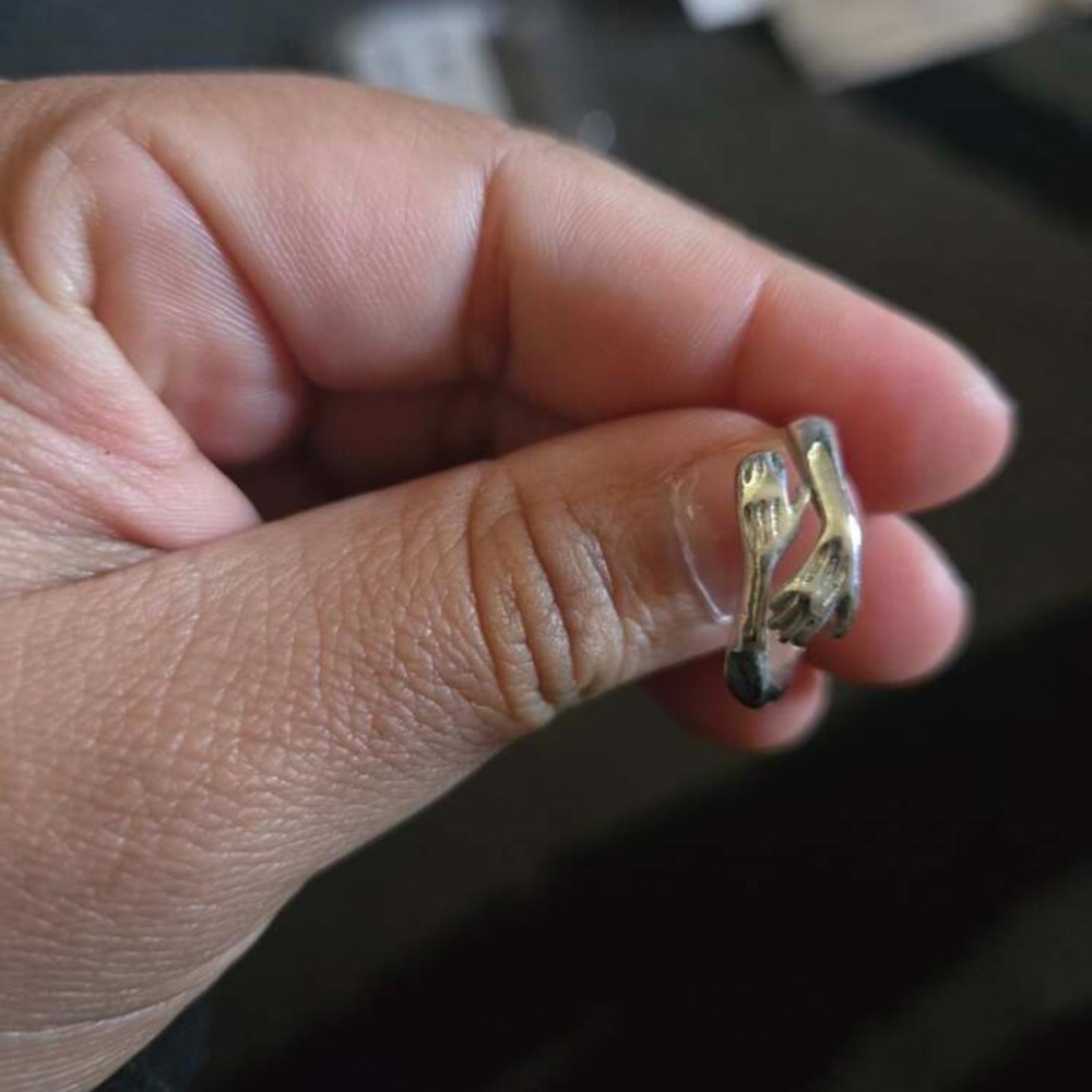 Hugging arms Design Ring - Picture 2 of 4